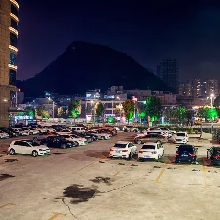 Puhua Hotel