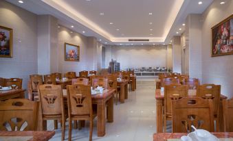 Vienna International Hotel (Yangchun) - Housity
