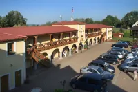 Hotel Resort Stein - Bãi đậu xe