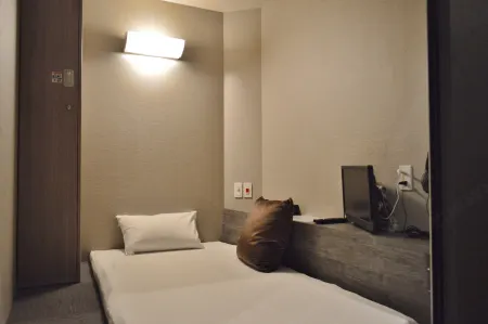 Bizcourt Cabin Susukino - Caters to Men