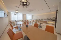 City Comfort Inn Hotel (Luchuan Wenquan Plaza Railway Station)