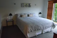 Lavender Hill Hotels in Waimauku