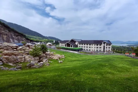Yixing Futao Hotel Отели рядом с достопримечательностью «Linggu Cave»