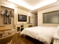 Hotel Tirol Gangnam Hotels near Shoku
