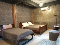 Sawatdee Guesthouse the Original Hotel berhampiran Jeti Thewej