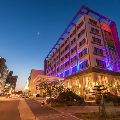 Yentai Hotel Hotels near Lintou Park