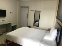 怡莱泰安新泰新汶长途汽车站酒店 - 精选大床房