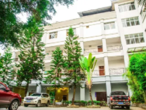 Xinhe Business Hotel Hotels in Yingjiang