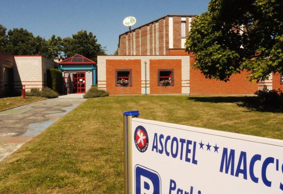 The Originals Lille Est Grand Stade Ascotel Over view