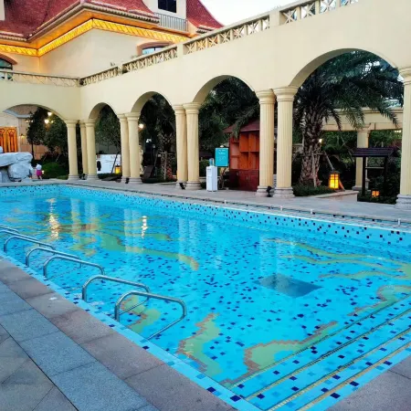 Dongman You + Hot Spring Holiday Apartment (Hengda Quandu)