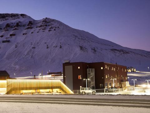 Svalbard Hotell | Polfareren