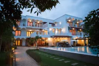 IRoHa Garden Hotel & Resort