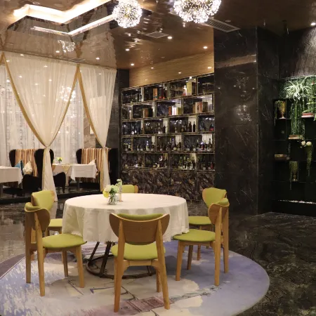 West Tour Fairy Tale Hotel (Guiping Xishan Scenic Area)