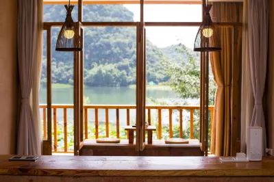 Qianshanwai Halfsea Villa Hotel
