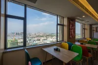 Xinxili International Hotel (Yulin Wanda Garden Expo Park Branch)