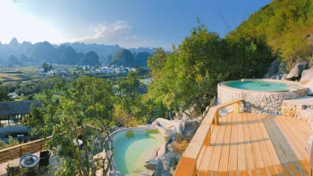 Fengsan Holiday Inn Отели рядом с достопримечательностью «Pingdong Square»