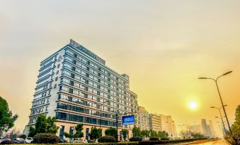 Atour Hotel Hangzhou Future Technology City Lakeside R&D Center