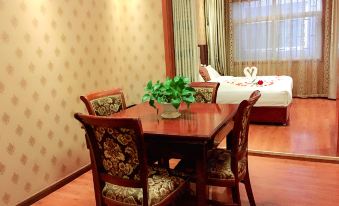 Pengxiang Tianhe Village Hotel (Xi'an Qinling Wildlife Park)