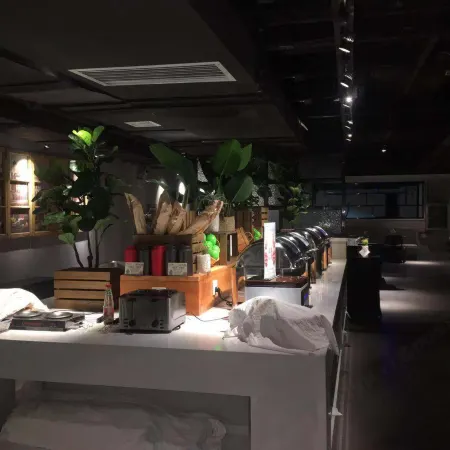 M·Zheman Intelligent Light Luxury Hotel