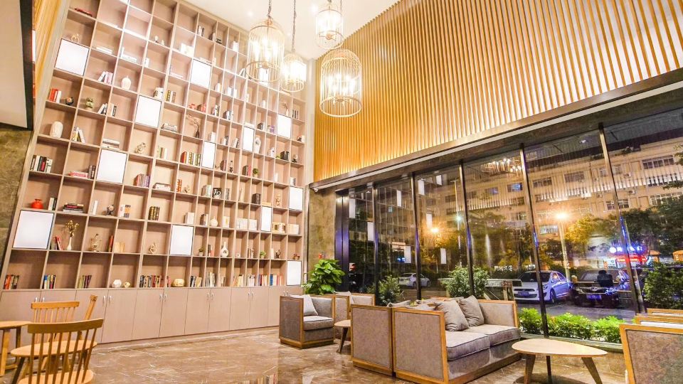 Yijia Bauhinia Hotel