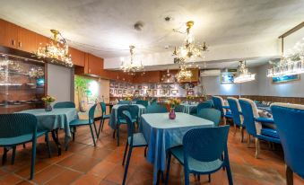 Xilinge Guesthouse (Gulangyu World Cultural Heritage) - Housity