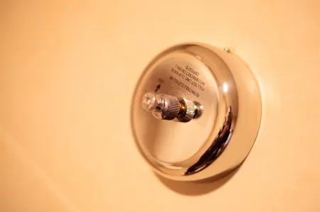 Sapphire Business Hotel Отели рядом с достопримечательностью «Jihai Railway Terminal Former Site»