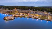 Chautauqua Harbor Hotel - Jamestown Hotel di Bemus Point