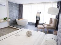 龙海朴宿公寓 - 豪华浴缸大床房