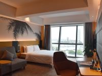 海口新埠岛诺富特酒店 - 高级海景大床房