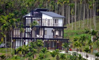 Sayan Four Seasons Bed and Breakfast