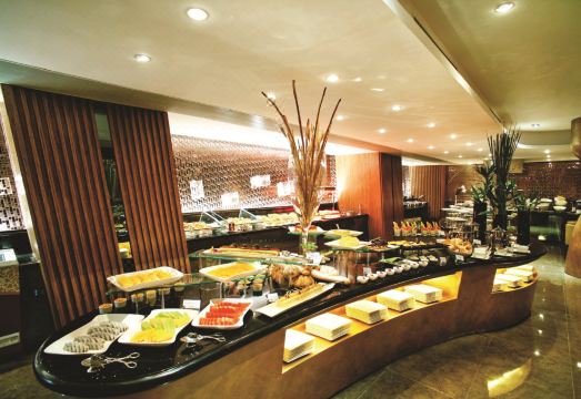 하버 플라자 8 디그리즈 로비