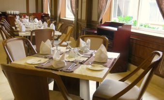 Hotel Royal Aster - Housity