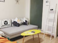 长沙时光格公寓 - 后海橙色巨幕投影大床房