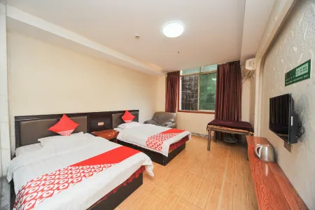 Dazhou Xionlong Hotel Отели рядом со станцией Dazhou Railway Station