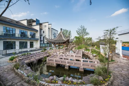 Huangshan Fanjing Mansion (Liyang Shuijie Branch) Отели рядом с достопримечательностью «Huangshan Vocational and Technical College - Department of Industry and Trade»