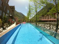 Gongdeling Manor - Rooftop Pools