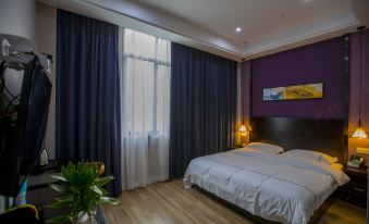 Leah Hotel