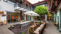 Floral Hotel · Chengdu Hou Zhai You Zhu Hotel Hotels in Luodai Ancient Town and Surrounding Area