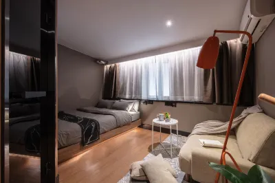 One Forest Youth Hostel (Shanghai Overseas) فنادق في 