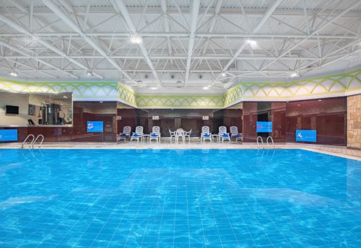 창 안 웨스트 이미지