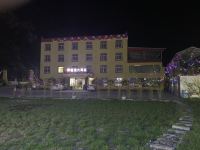 理县德吉温泉大酒店 - 花园