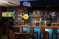 The Berkeley Hotel Pratunam Bangkok - bar