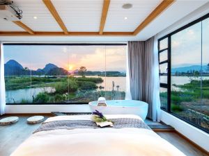 Yewang Su Lake View Light Luxury Hostel