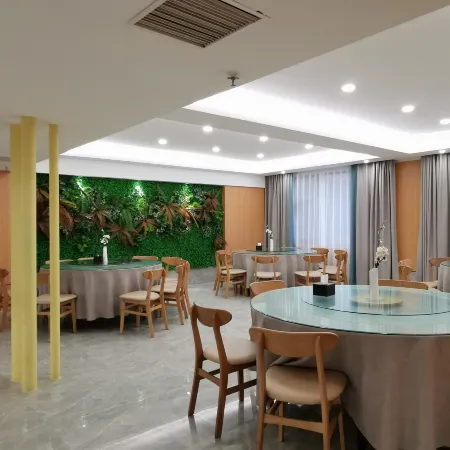 Xixia Guose Tianxiang Riverbank Hotel (Times Square - Music Fountain Branch)