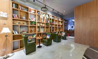 James Joyce Coffetel (Beijing South Railway Station Guanganmen Youan Hospital)