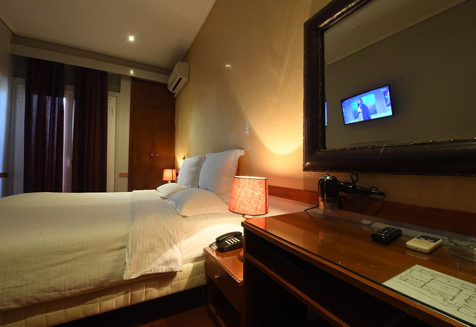 Ephira Hotel - Housity