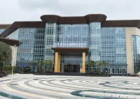 Four Seasons Guizhou · Mountain Hot Springs Water World Hotel Hotel di Qingzhen