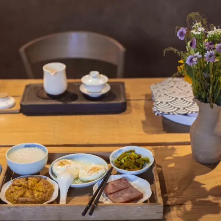 Xinsu Snow Mountain Panoramic Resort Hotel (Lijiang Old Town Shizishan Branch) Отели рядом с достопримечательностью «Павильон Вангу»