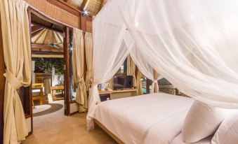 Blue Lagoon Avia Villas