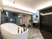 格瑞豪国际公寓(成都未来中心店) - ins风轻奢投影复式双卧套房